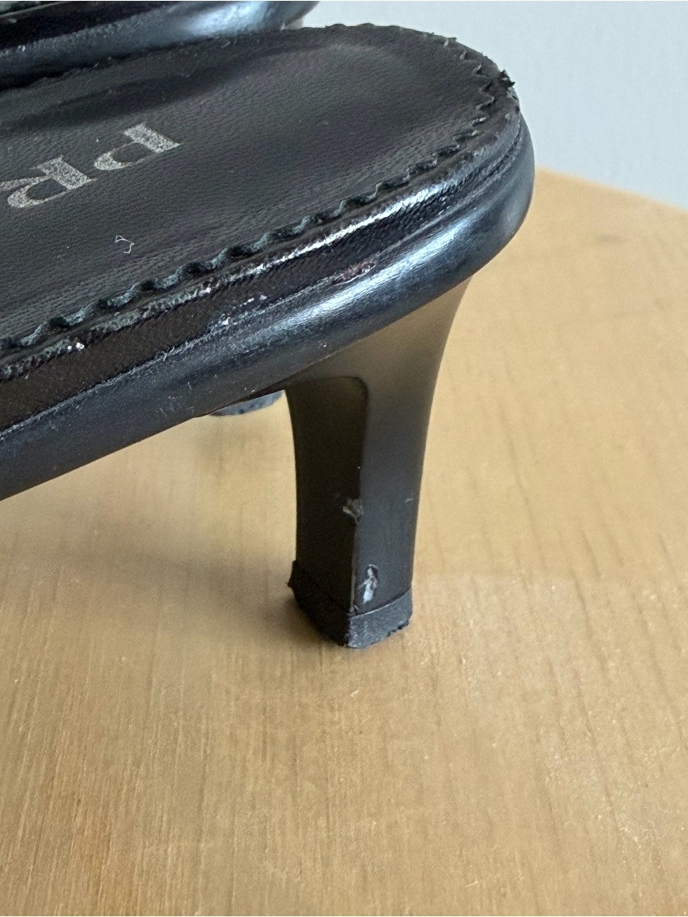 Vintage Prada Black Leather Pointed-Toe Kitten Heel Mules with Bows - Picture 8 of 9